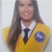 Maestra de apoyo escolar imparte clases particulares a niños de todas las edades